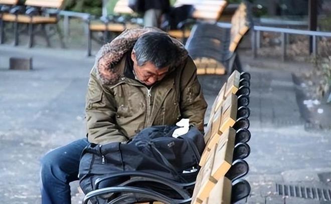 PG电子日本白叟抢着进牢狱养老偷车只为住牢房背后使人震动(图13)